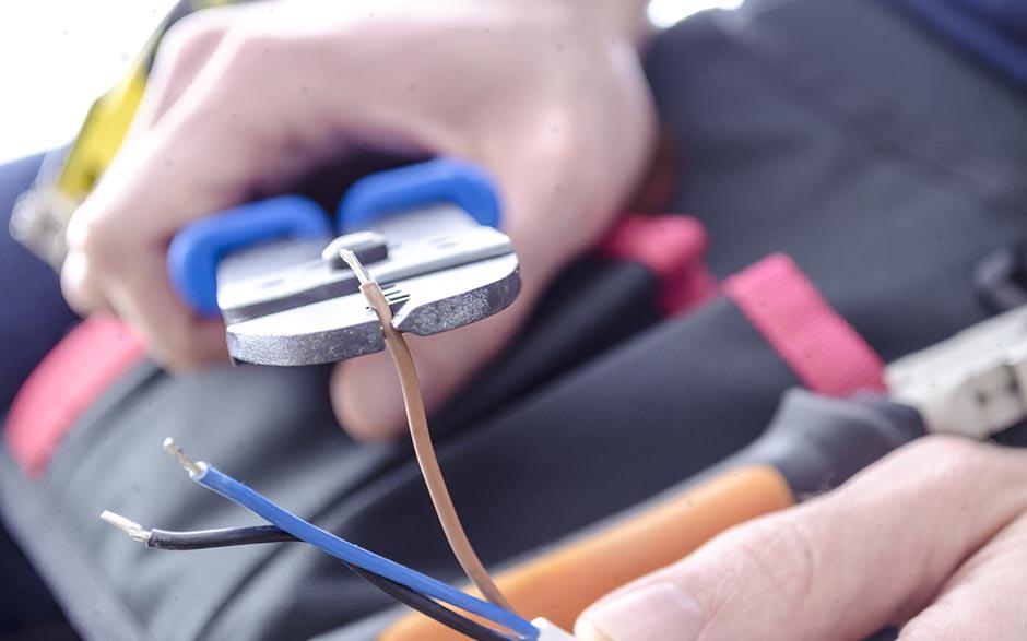 cherche électricien pas cher Paris 10